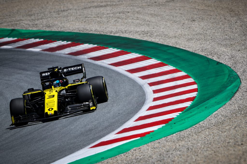 Image shows Daniel Ricciardo (AUS/ Renault.
